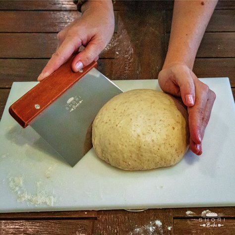 how to use dough scraper